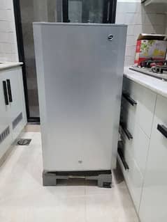 Pel Room size refrigerator
