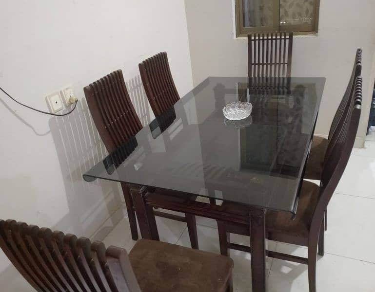 dining table for sell 2