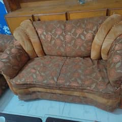 6 seater sofa  in good condition