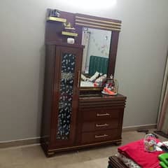 Dressing table & 2 side table