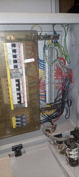 3 phase panels and ac 4 core wires available 6