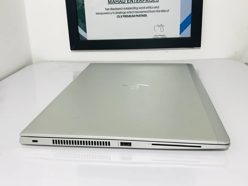 hp g5 850 core i7 8th gen -box pack condition - 15.6 inch UHD display 7