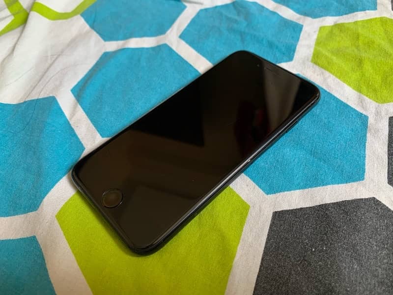 Mint Condition iPhone 7 128gb Jet Black PTA APPROVED 6