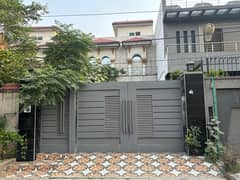 i am selling beautiful house in shahdab colony 10 marla house