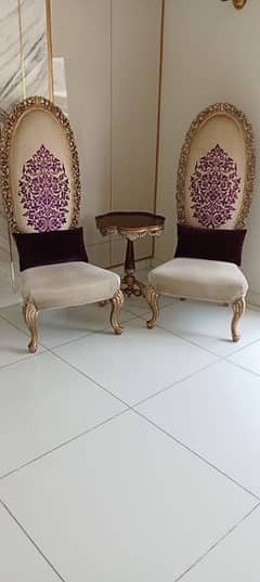 bed room chairs & table