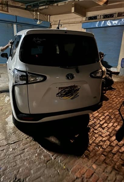 Toyota Sienta 2016 0