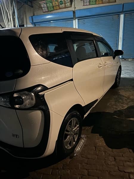 Toyota Sienta 2016 6