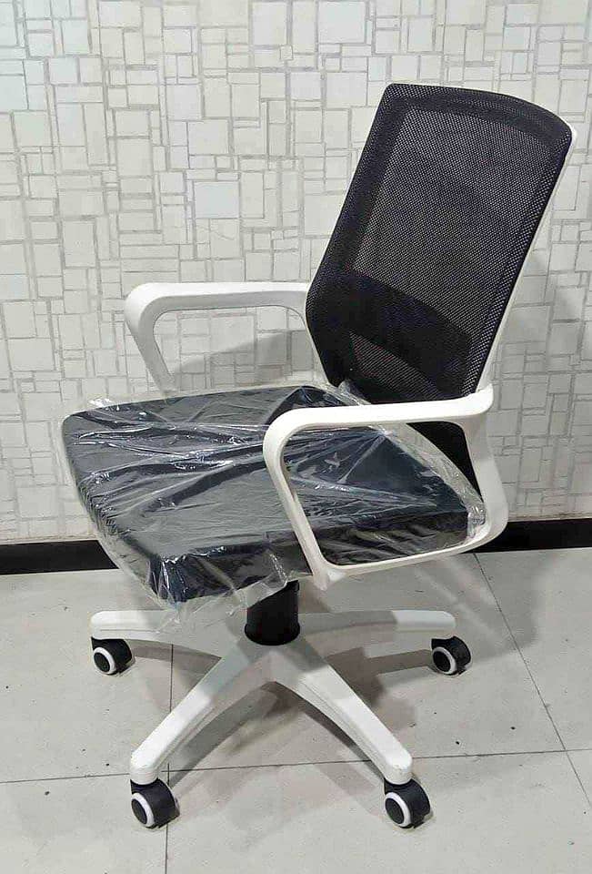 OFFICE STAFF CHAIRS 0