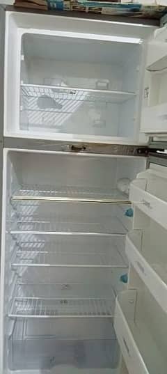 dawlnce refrigerator 10/10 condition