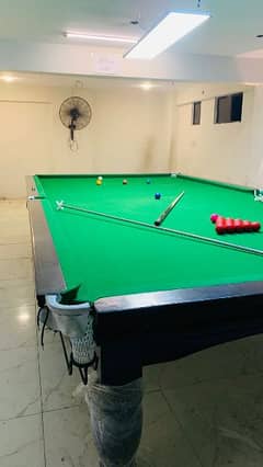Whole Snooker Table With Single Cue and Stick including X and Horse