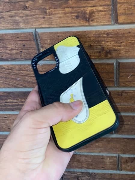 IPhone 11 pro covers in good condition 2