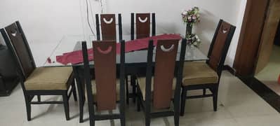 Elegant and imported quality dining table for sale