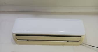 Orient Air conditioner. A1 serving. selling to shift to Islamabad