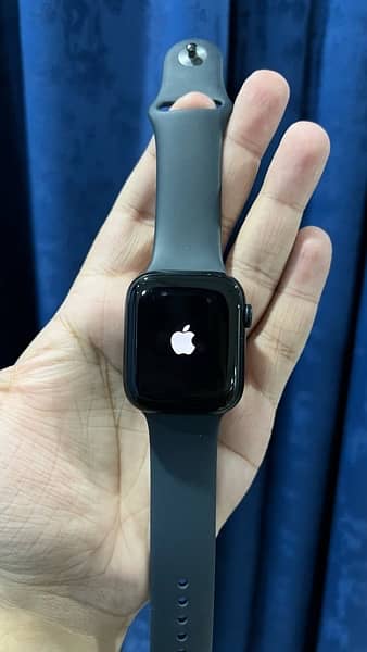 Apple Watch Series 8 45mm 99% Battery health 1