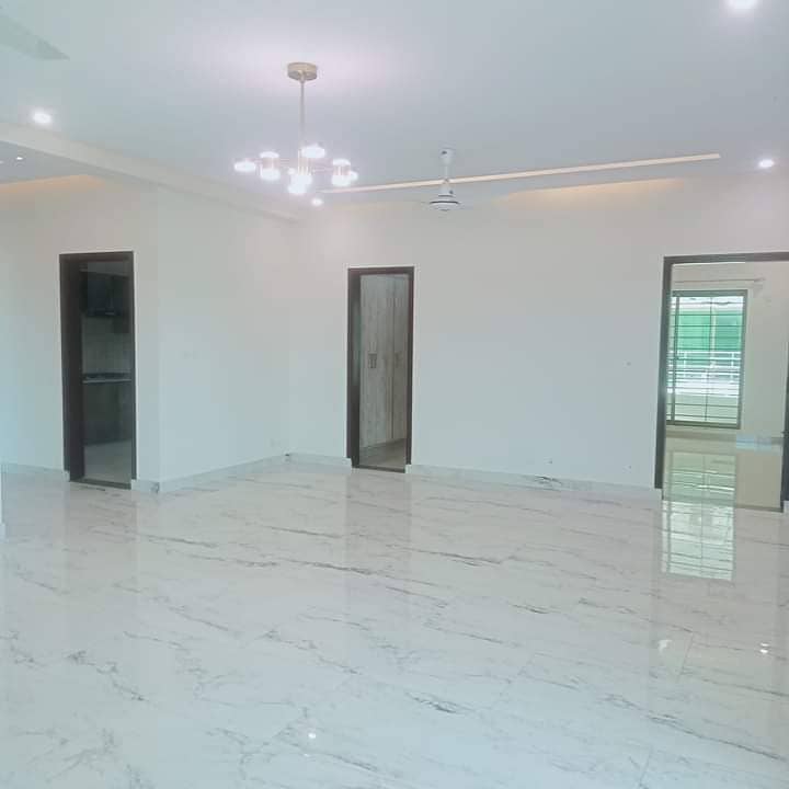 12 Marla 4 Bedroom Apartment for Rent in Askari -11 Lahore. 11