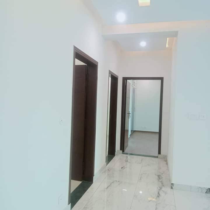 12 Marla 4 Bedroom Apartment for Rent in Askari -11 Lahore. 14