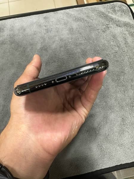 Apple iphone 11 pro max 512 GB PTA Approved 3