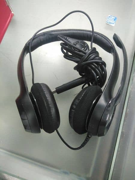 Logitech H390 headset 0