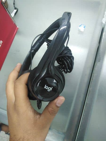 Logitech H390 headset 1