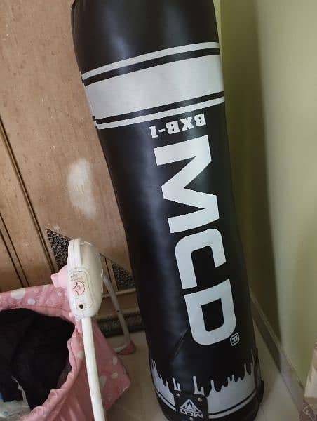 Leather MCD punching set black 3 week used hardly want to urgnt sell 7