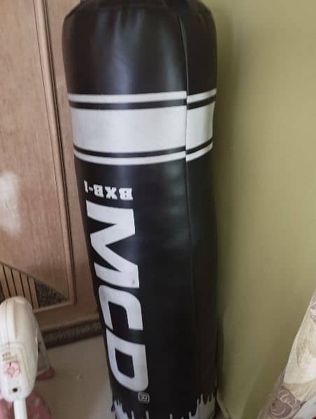 Leather MCD punching set black 3 week used hardly want to urgnt sell 8