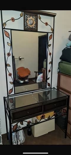 BED AND DRESSING TABLE