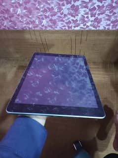 ipad 9 All okay 64 gb with charger