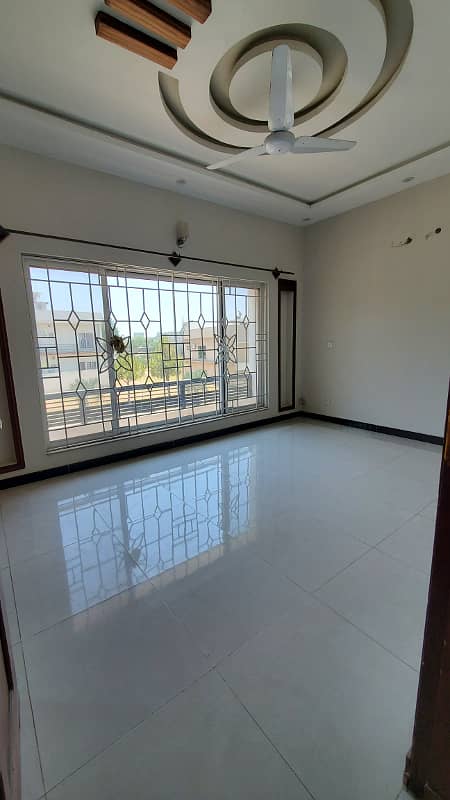 Bahria Enclave ISB, Sector: B1, main boulevard 6 marla house for rent 12