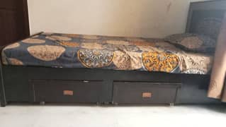 single beds for sale with matras čontact 03009483511