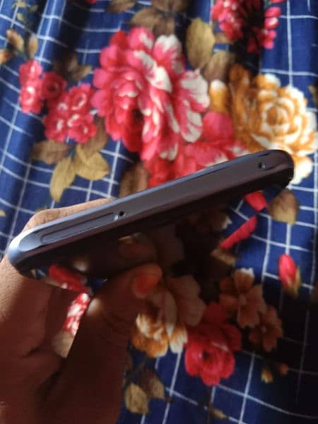Vivo Y72 5g 12/128 (8+4 ram)  Pta Approved with box Charger 3