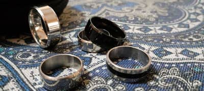 beautifull black and silver rings shiny 2
