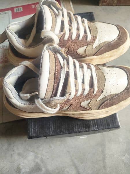 shoes (white + brown + black sneakers) 7