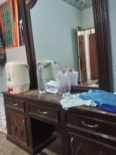 dressing table gooe condition