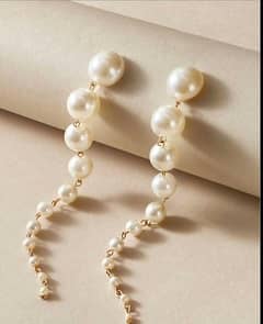 hanging pearl earrings
