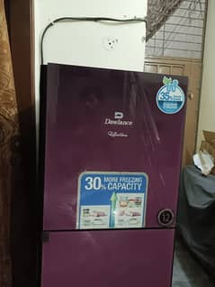 New condition Dowlance fridge only 2 moth used 03268554147