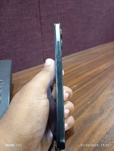 Redmi 12.8/128 GB with box and charger only 1 month used pora readkre 3