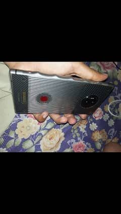 Red hydrogen one pta aproved set all ok hy exchange available.