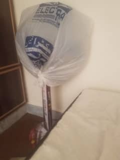 Pedestal fan in silver winding, for sale