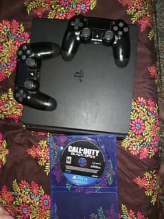 Ps4 with 2 controller 1 CD