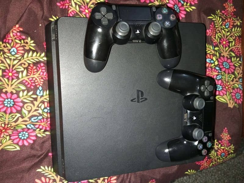 Ps4 with 2 controller Germany import 100% original 1