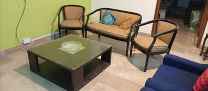 Slightly Use 2+1+1 Homei Sitting Chairs  With  Center Table For Sale