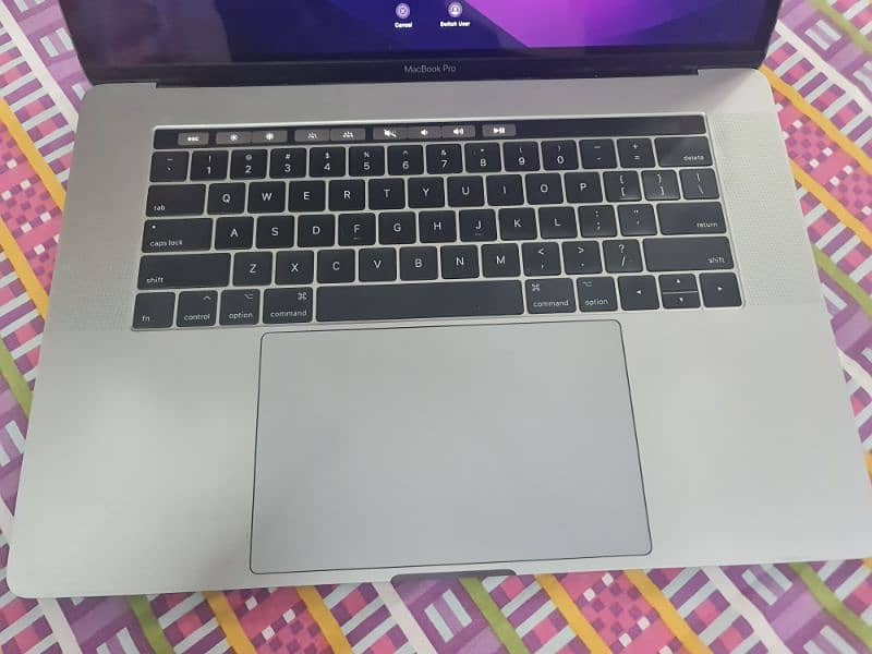 MacBook Pro i7 2016 15" 16GB 512GB Space Grey 2