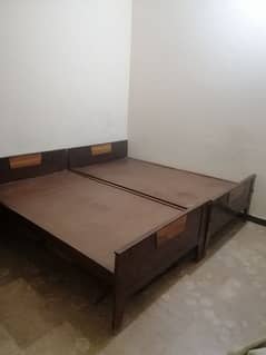 2 single beds
