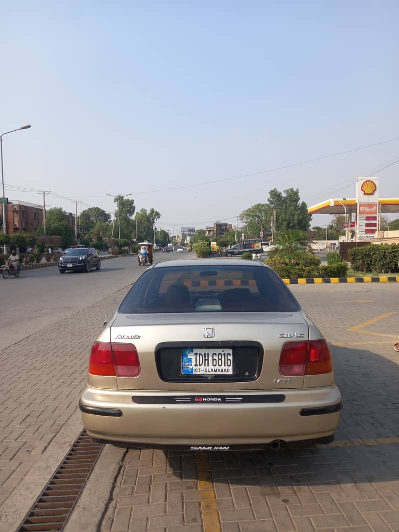 Family Used CIVIC VTI AUTOMATEC for sale in Gujranwala 8