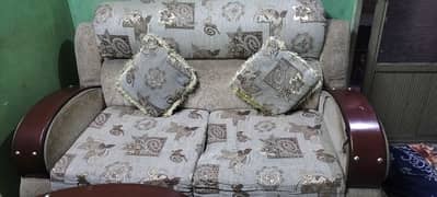 good condition cheap price with cushions