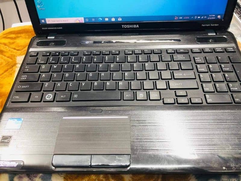 500GB Hard Toshiba Core i3 2nd Gen Display 15.6 Numpad 2