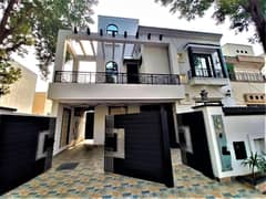 Beautiful New Style 10 Marla House for Sale in Bahria Town Lahore