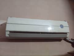 sale ac all good condition room coloing in few min ago