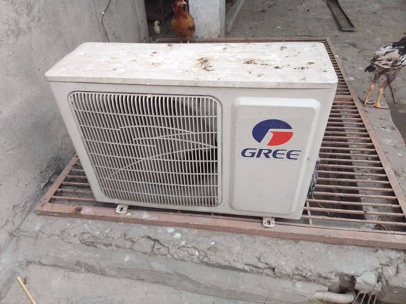 sale ac all good condition room coloing in few min ago 2