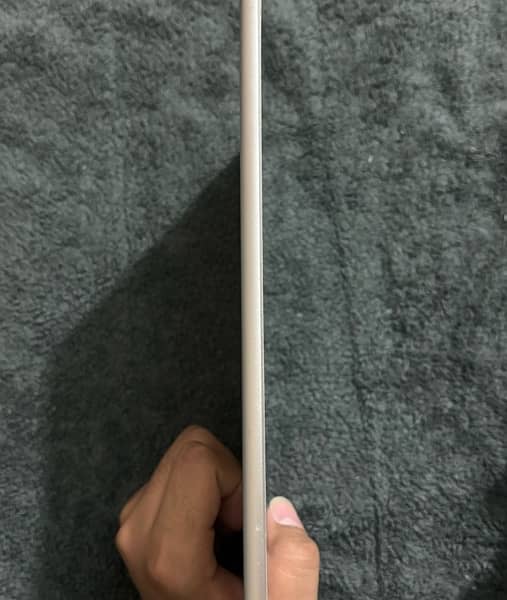 Apple iPad 5th Generation 32GB 4